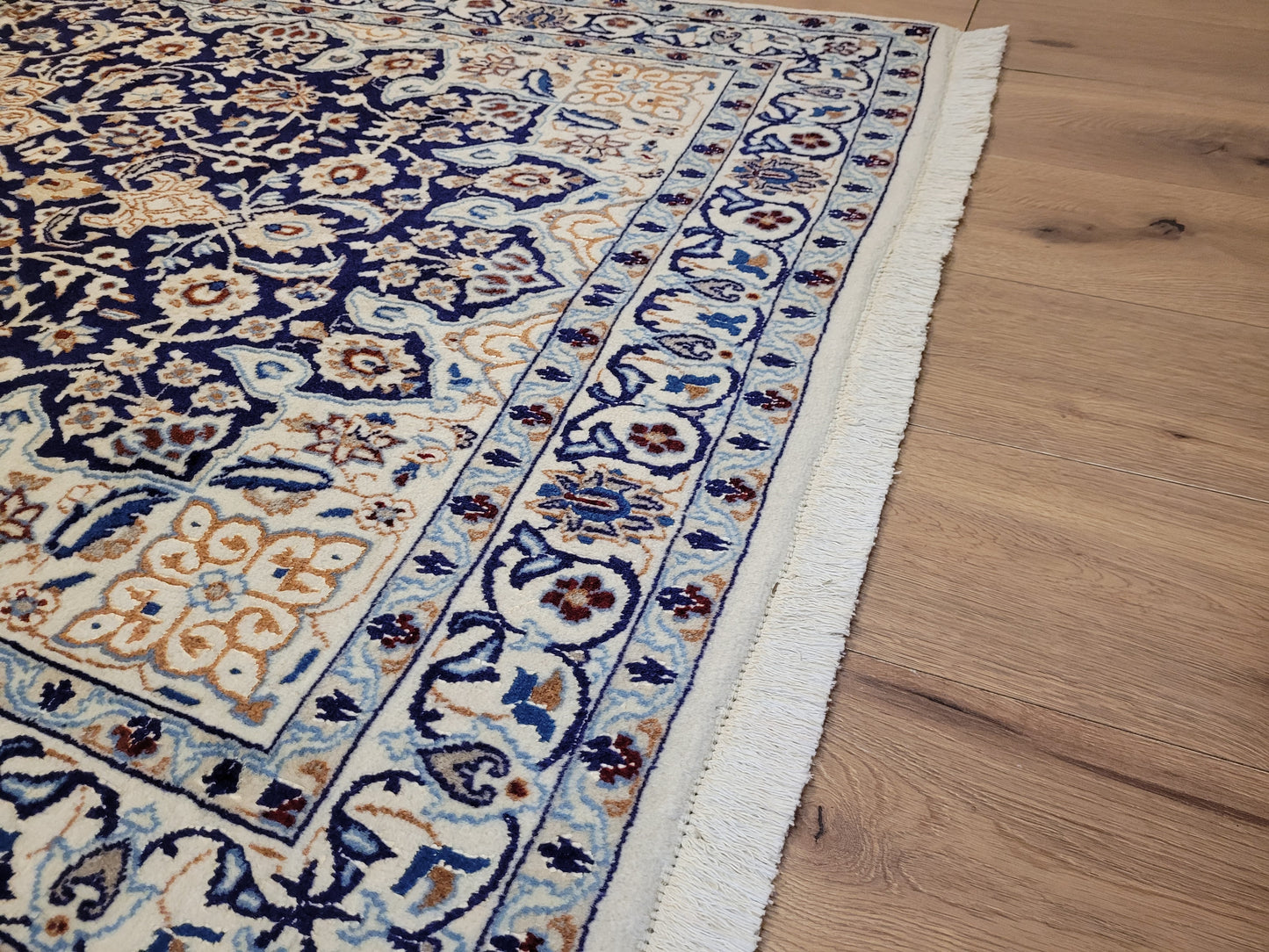Nain Teppich Wolle mit Seide Medaillon Blau fein