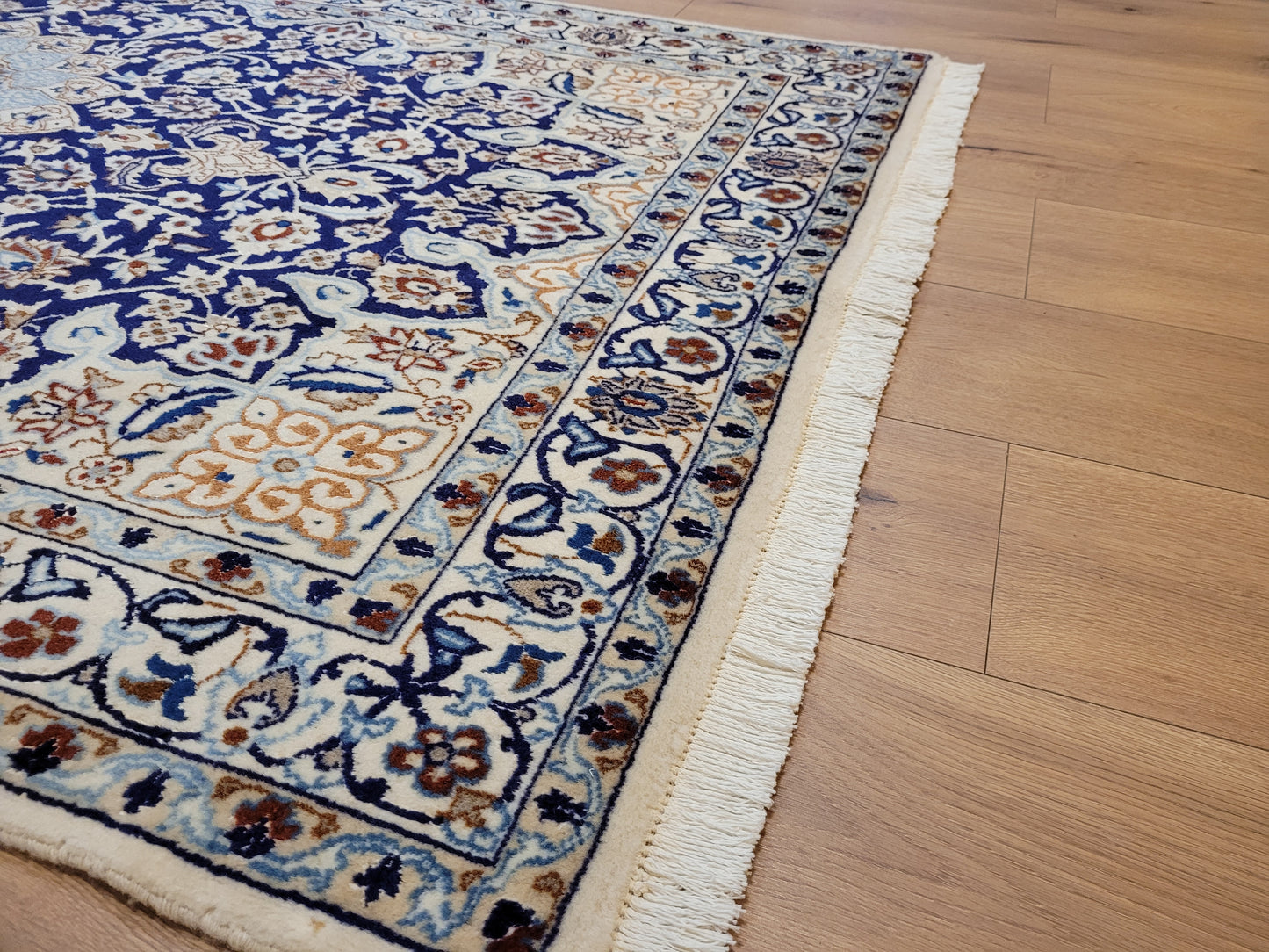 Nain Teppich Wolle mit Seide Medaillon Blau fein