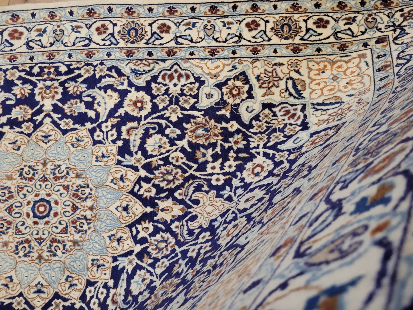 Nain Teppich Wolle mit Seide Medaillon Blau fein