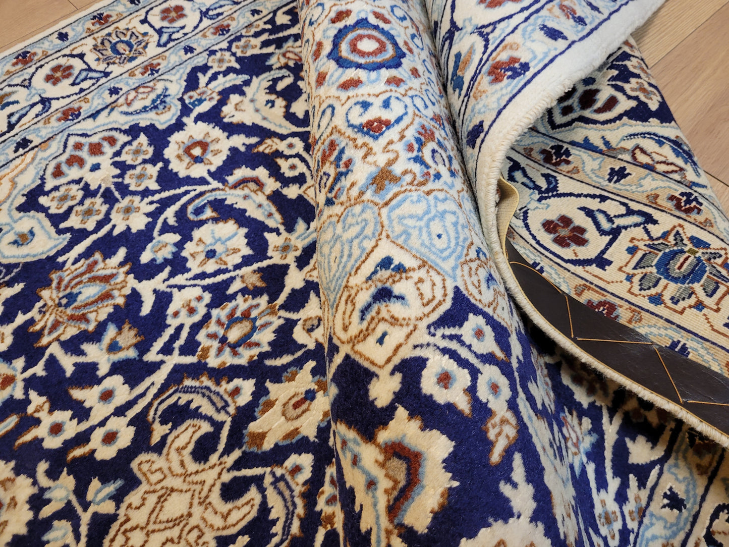 Nain Teppich Wolle mit Seide Medaillon Blau fein