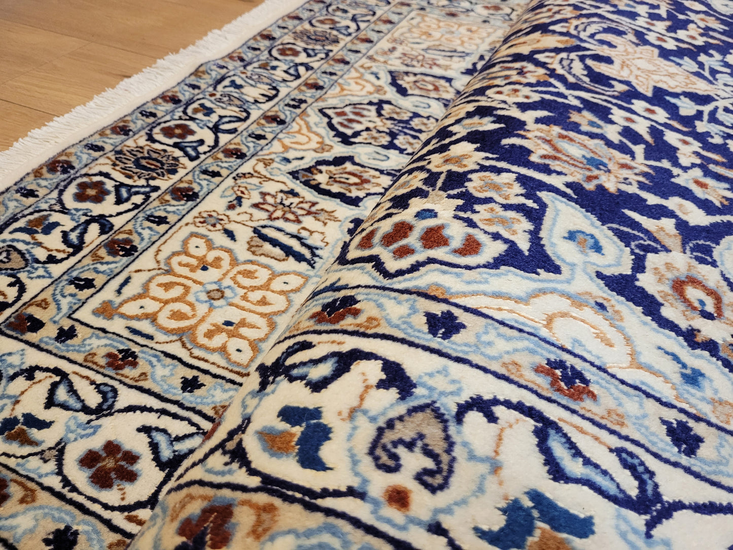 Nain Teppich Wolle mit Seide Medaillon Blau fein
