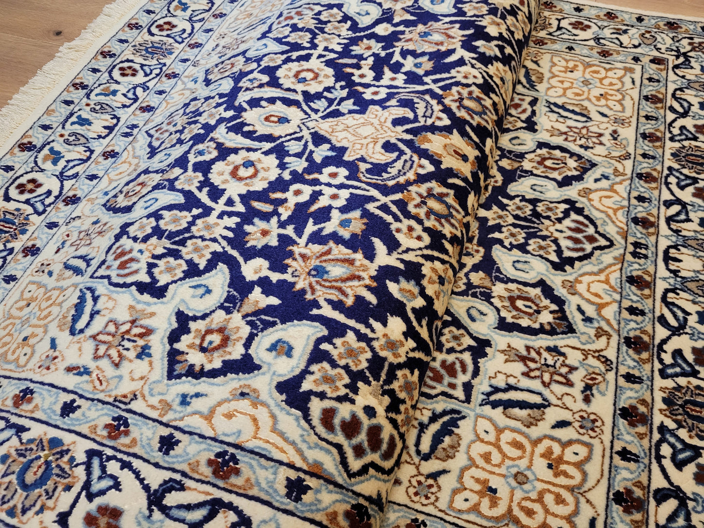 Nain Teppich Wolle mit Seide Medaillon Blau fein