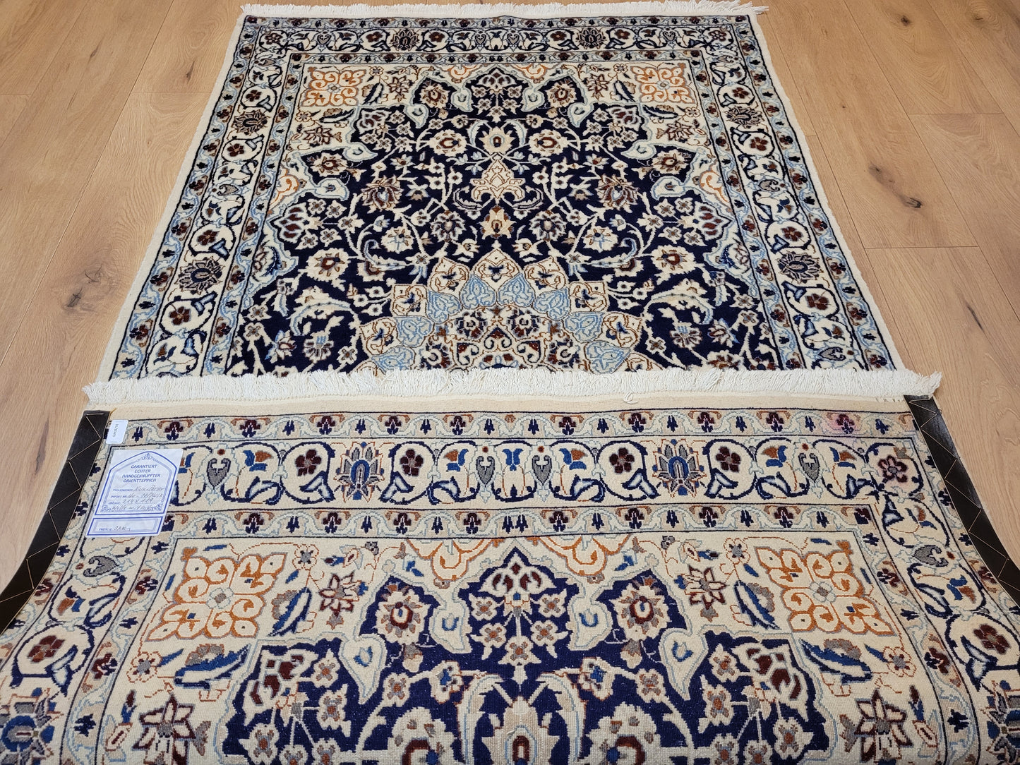 Nain Teppich Wolle mit Seide Medaillon Blau fein