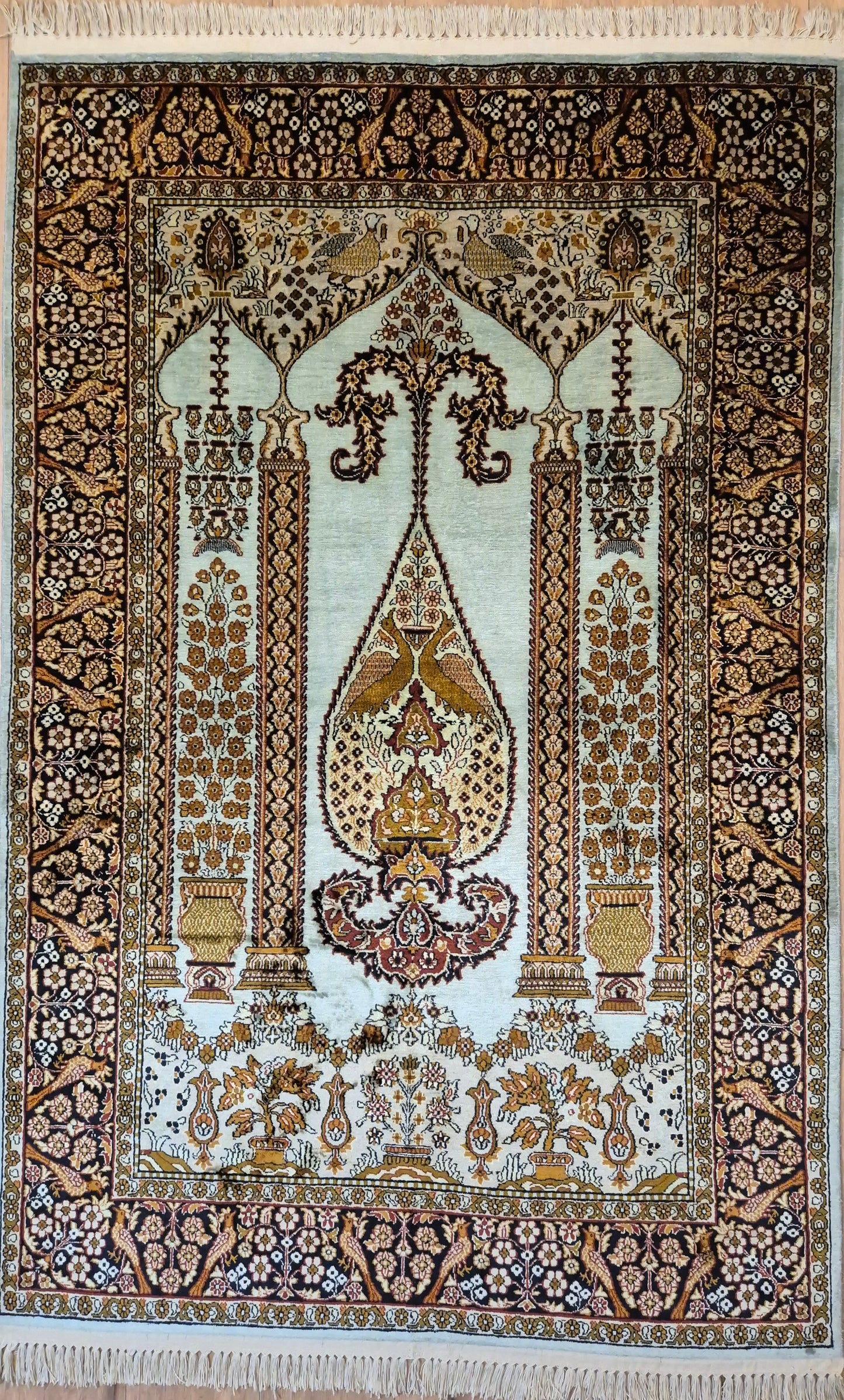 Seidenteppich Kashmir Lebensbaum feine Knüpfung edles Design