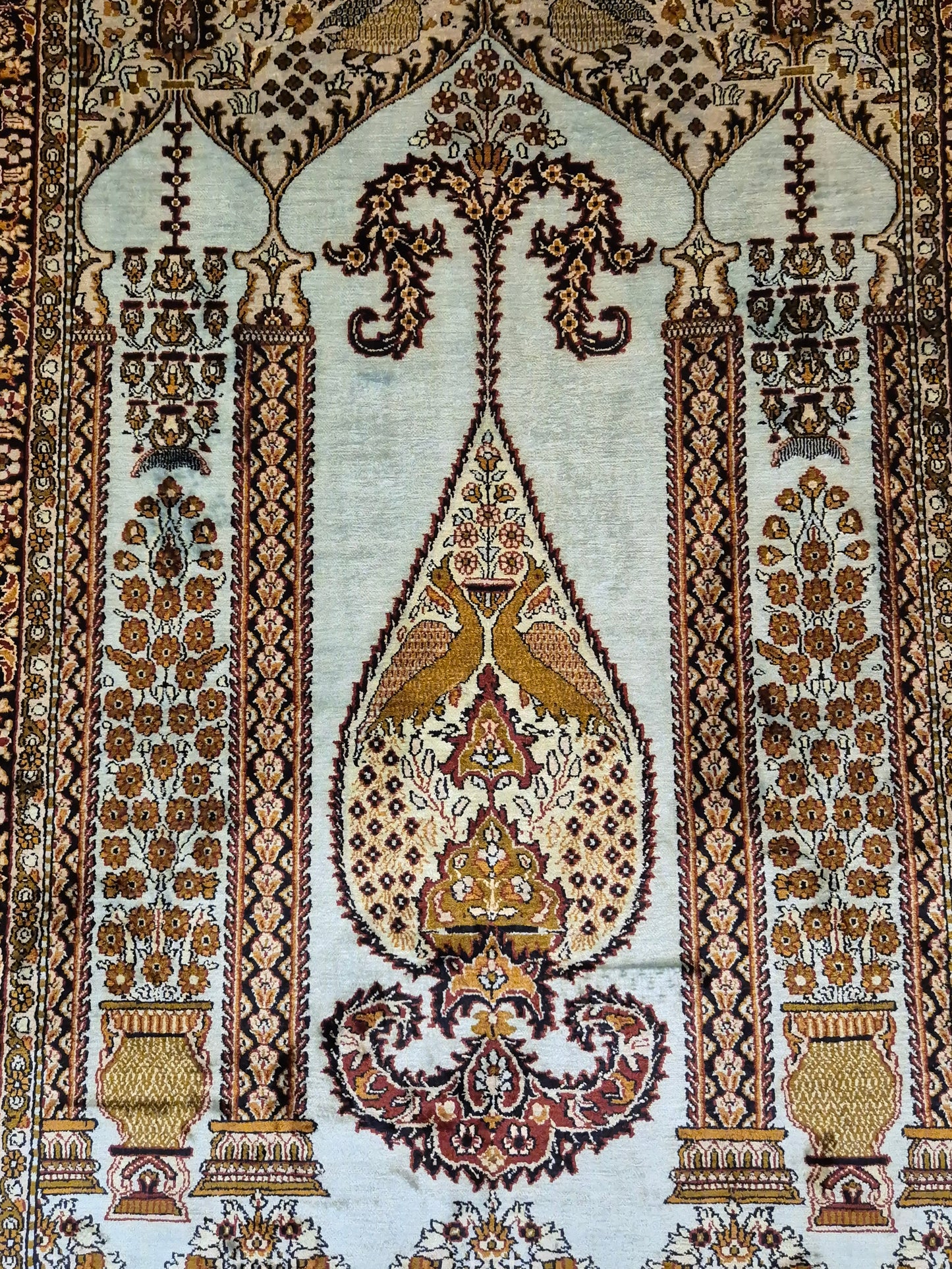 Seidenteppich Kashmir Lebensbaum feine Knüpfung edles Design