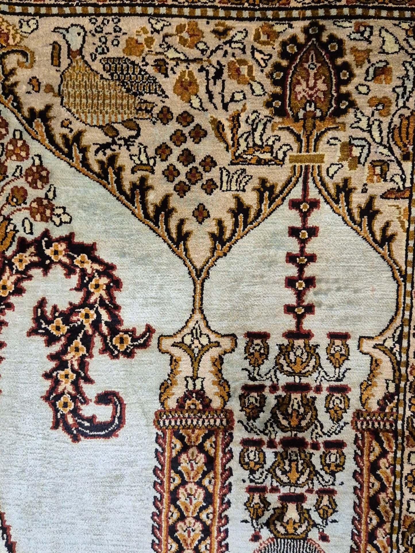Seidenteppich Kashmir Lebensbaum feine Knüpfung edles Design
