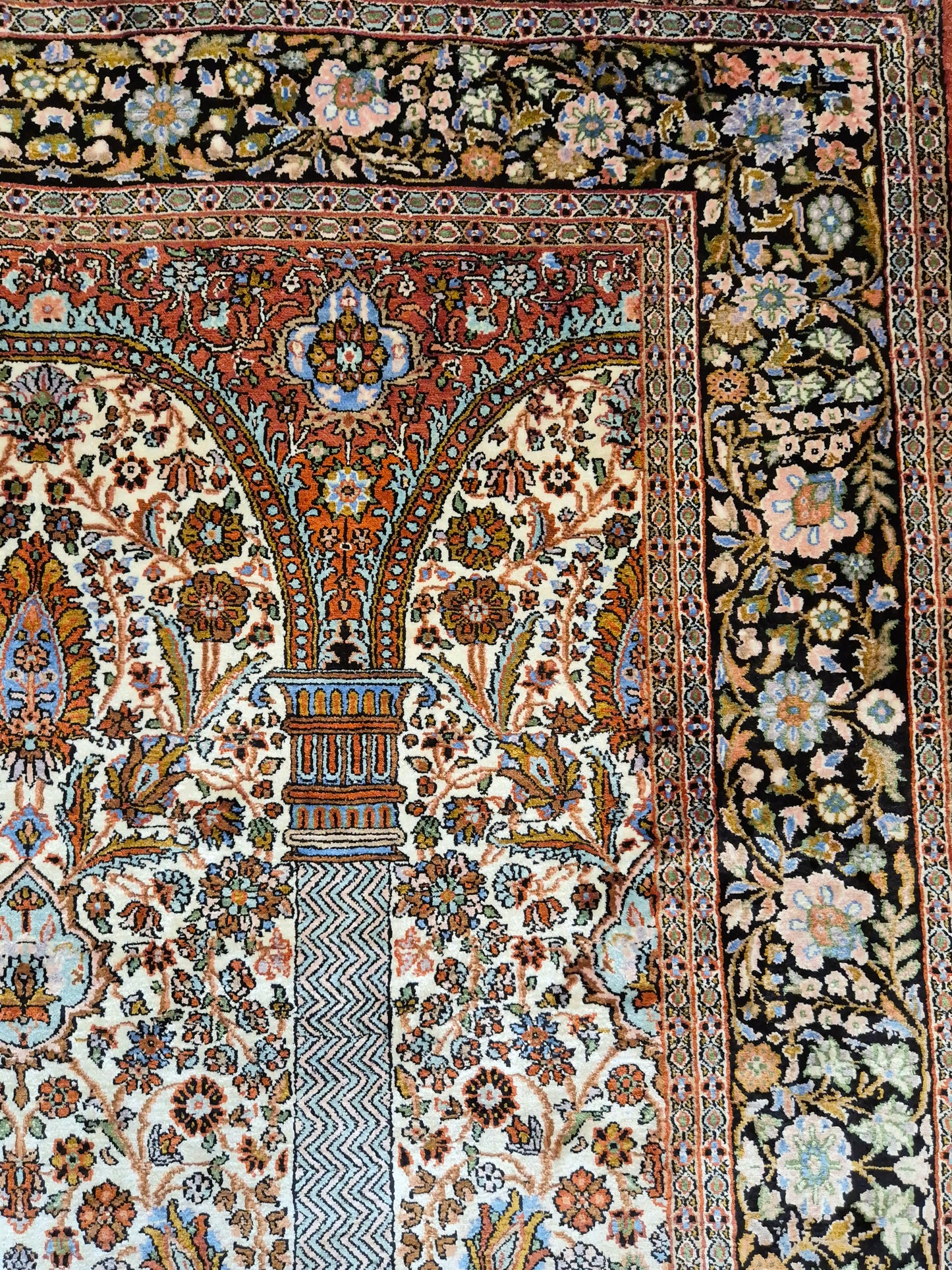 Kashmir Seidenteppich Naturseide Arkadenmuster feine Knüpfung