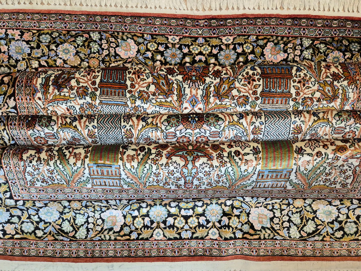 Kashmir Seidenteppich Naturseide Arkadenmuster feine Knüpfung