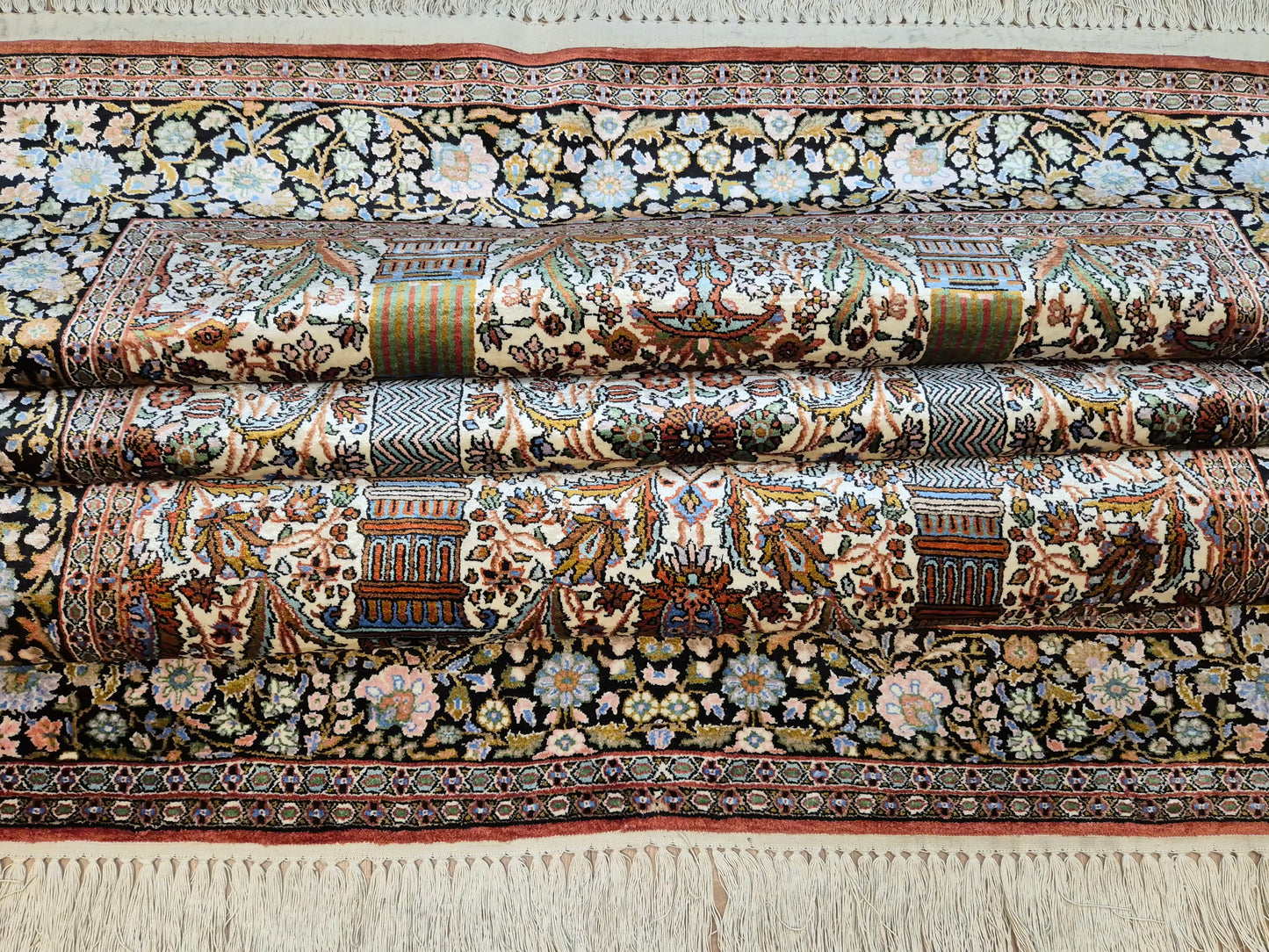 Kashmir Seidenteppich Naturseide Arkadenmuster feine Knüpfung