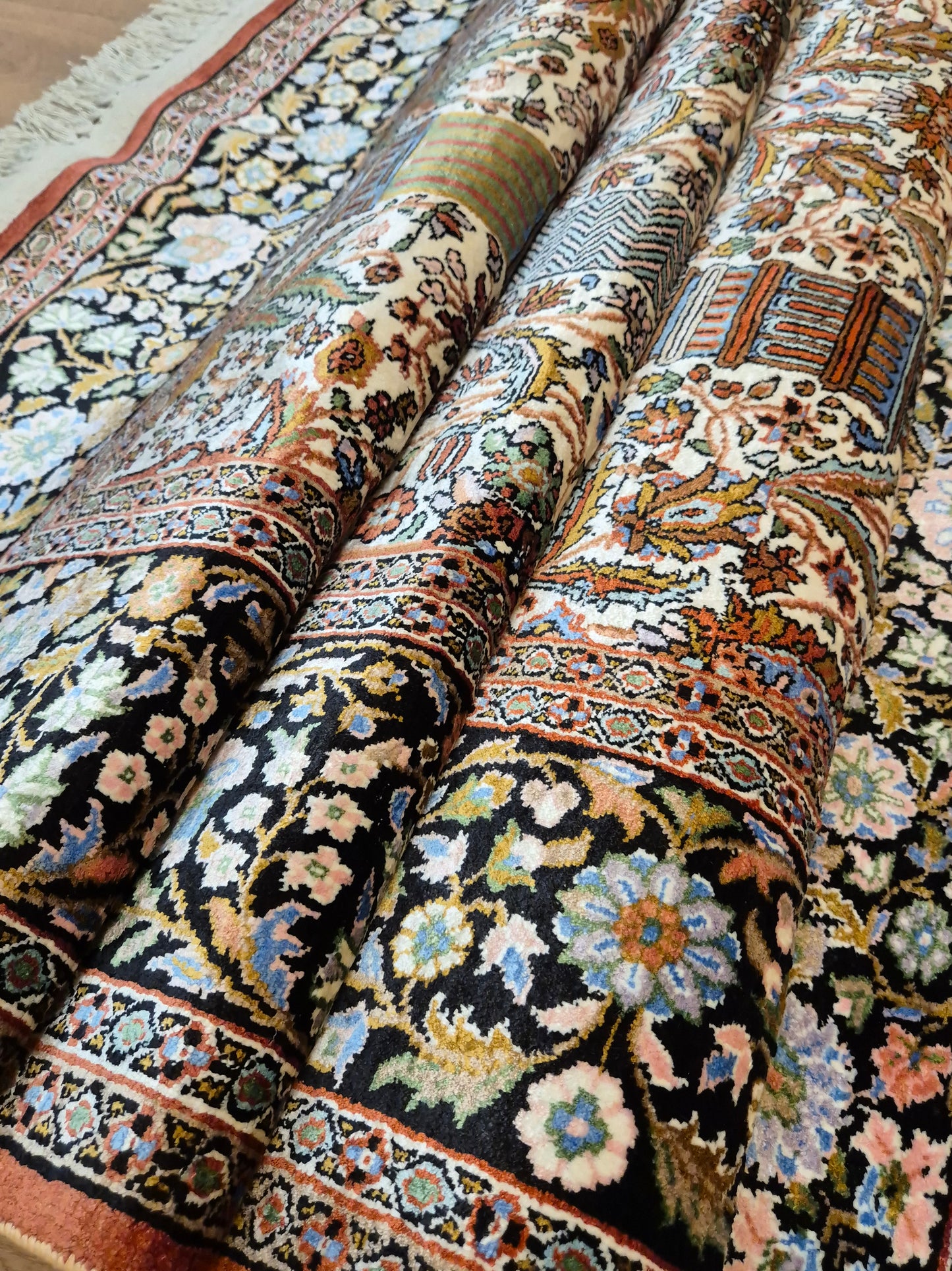 Kashmir Seidenteppich Naturseide Arkadenmuster feine Knüpfung