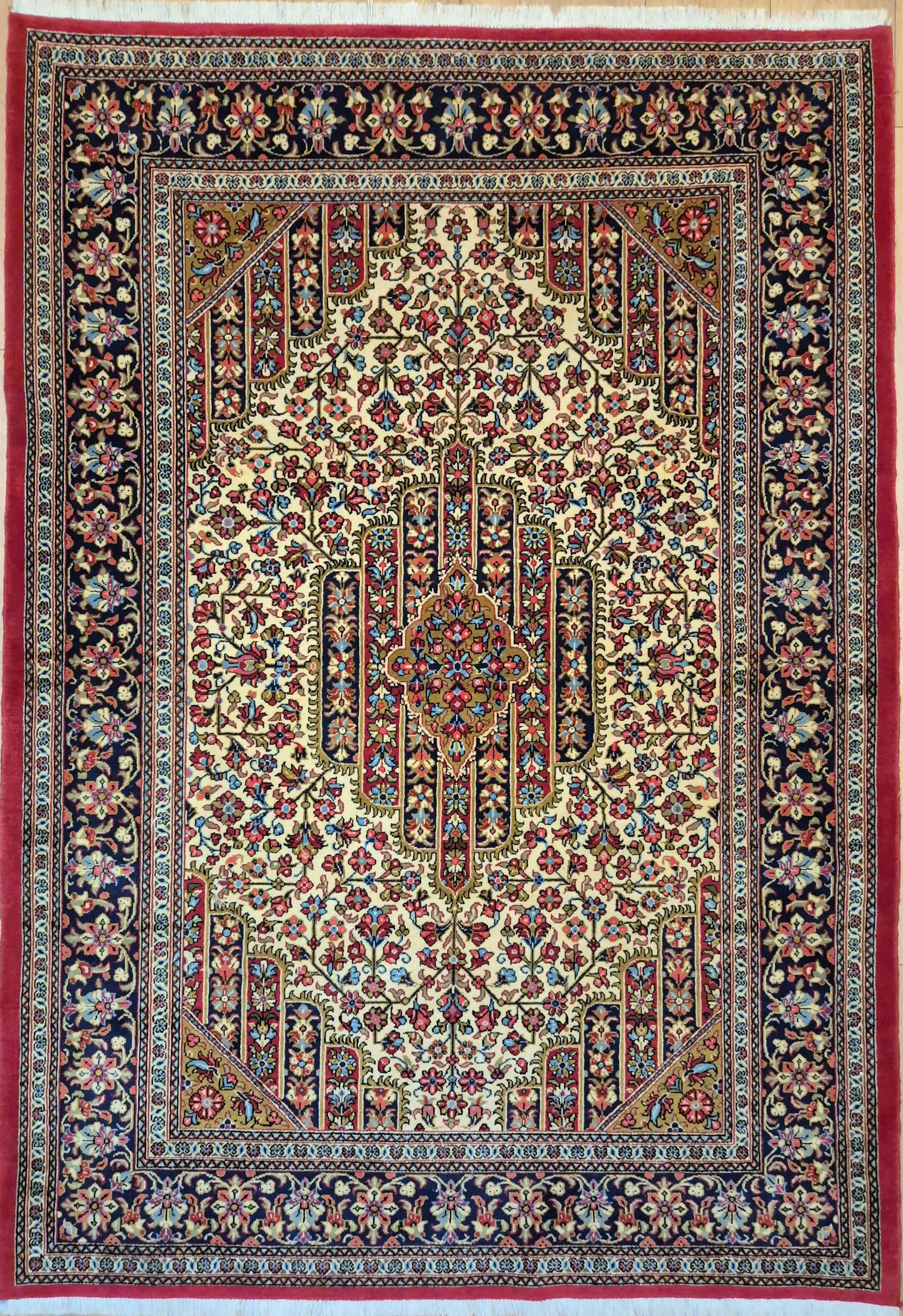 Ghom Teppich Korkwolle florales Medaillon feine Knüpfung