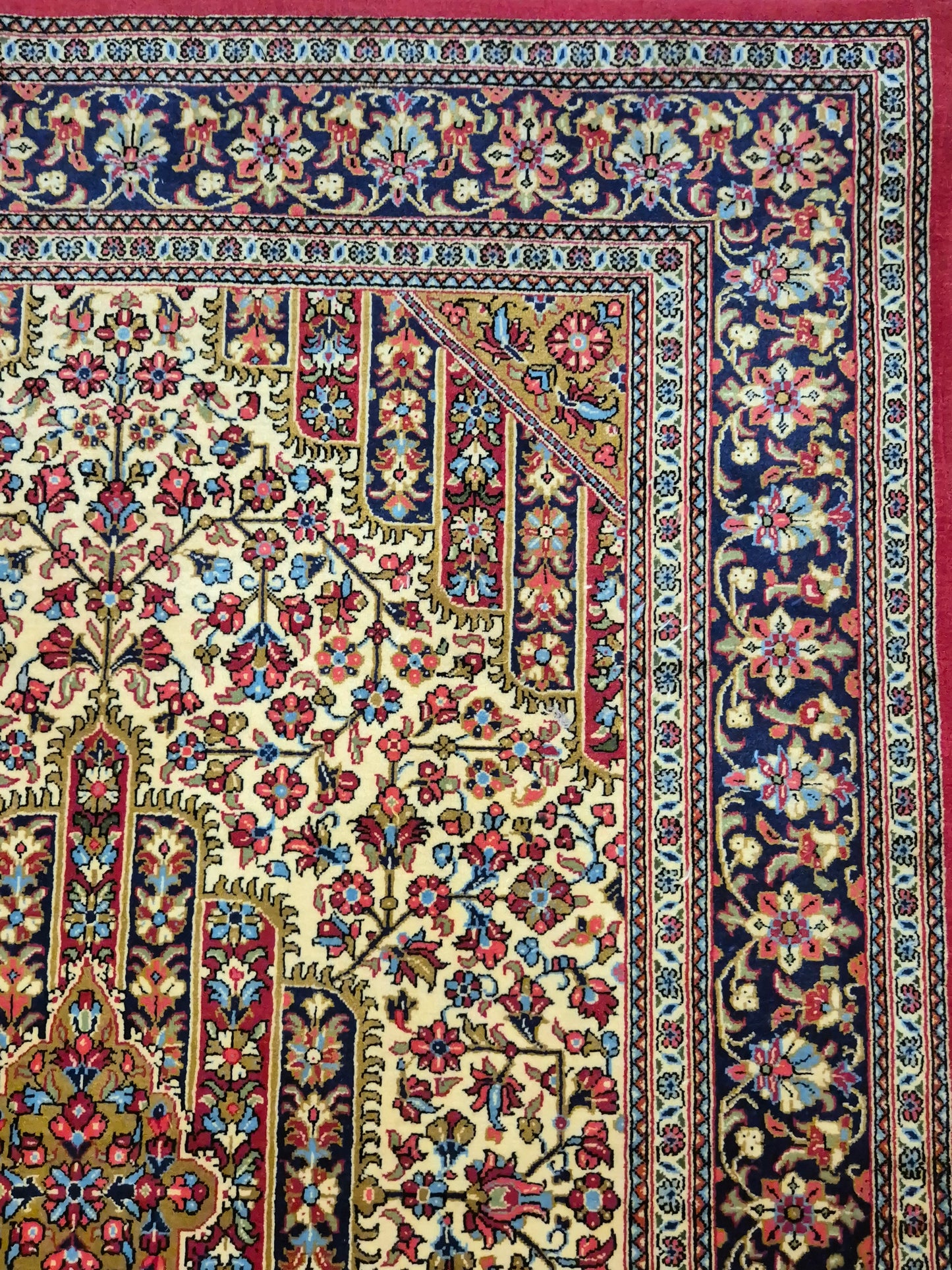 Ghom Teppich Korkwolle florales Medaillon feine Knüpfung