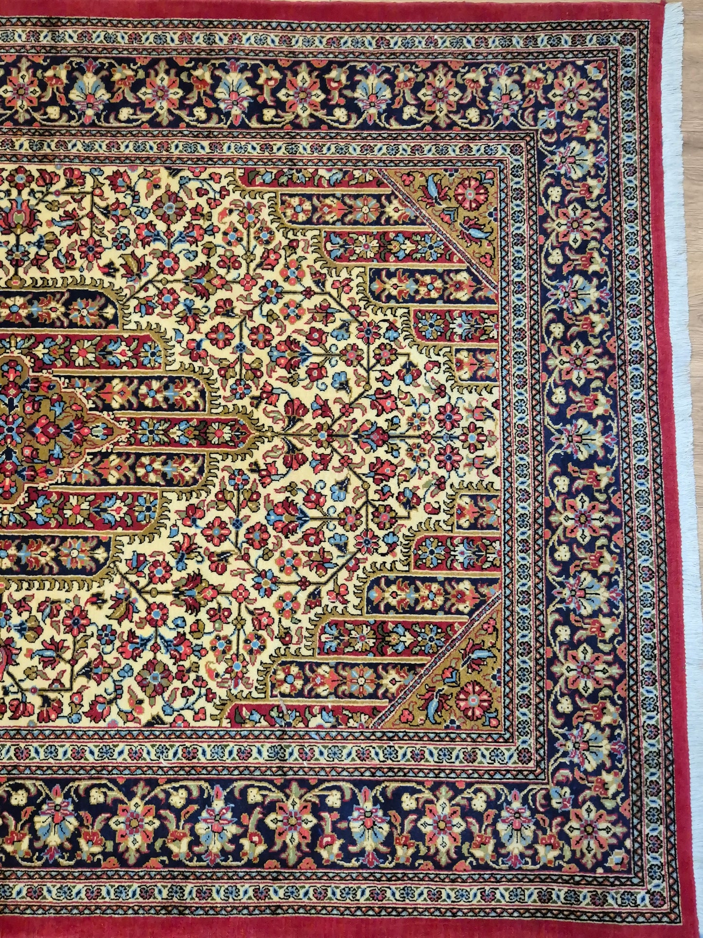 Ghom Teppich Korkwolle florales Medaillon feine Knüpfung