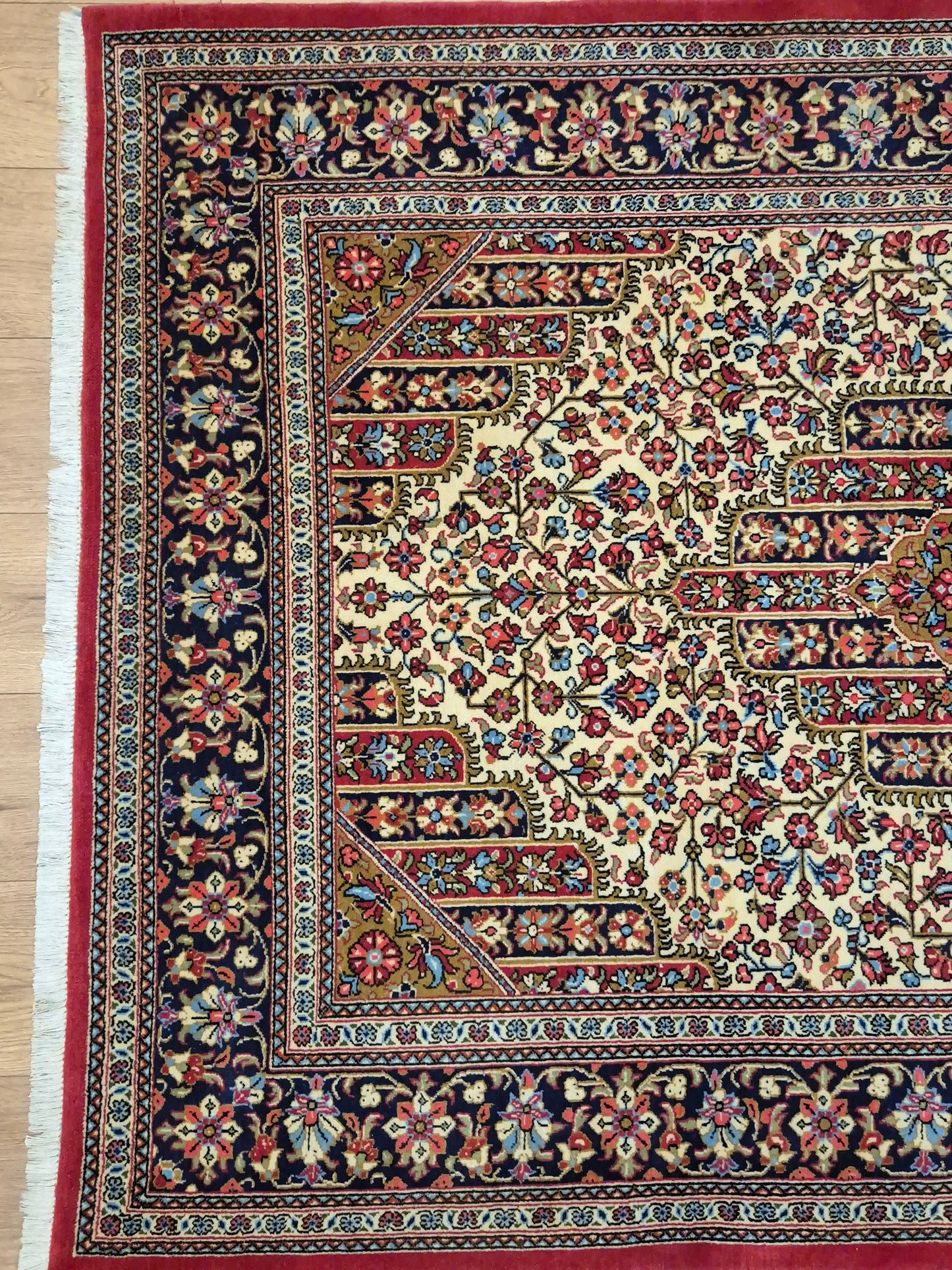 Ghom Teppich Korkwolle florales Medaillon feine Knüpfung