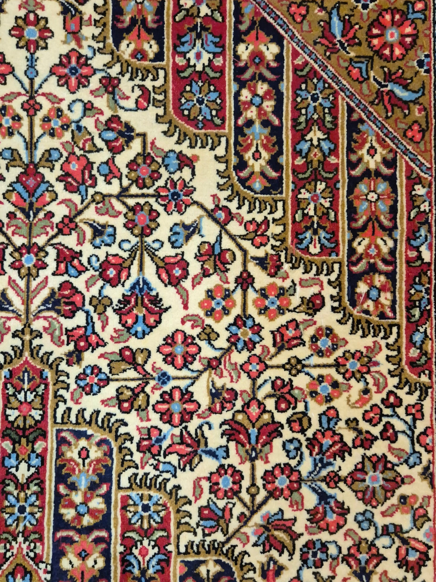 Ghom Teppich Korkwolle florales Medaillon feine Knüpfung