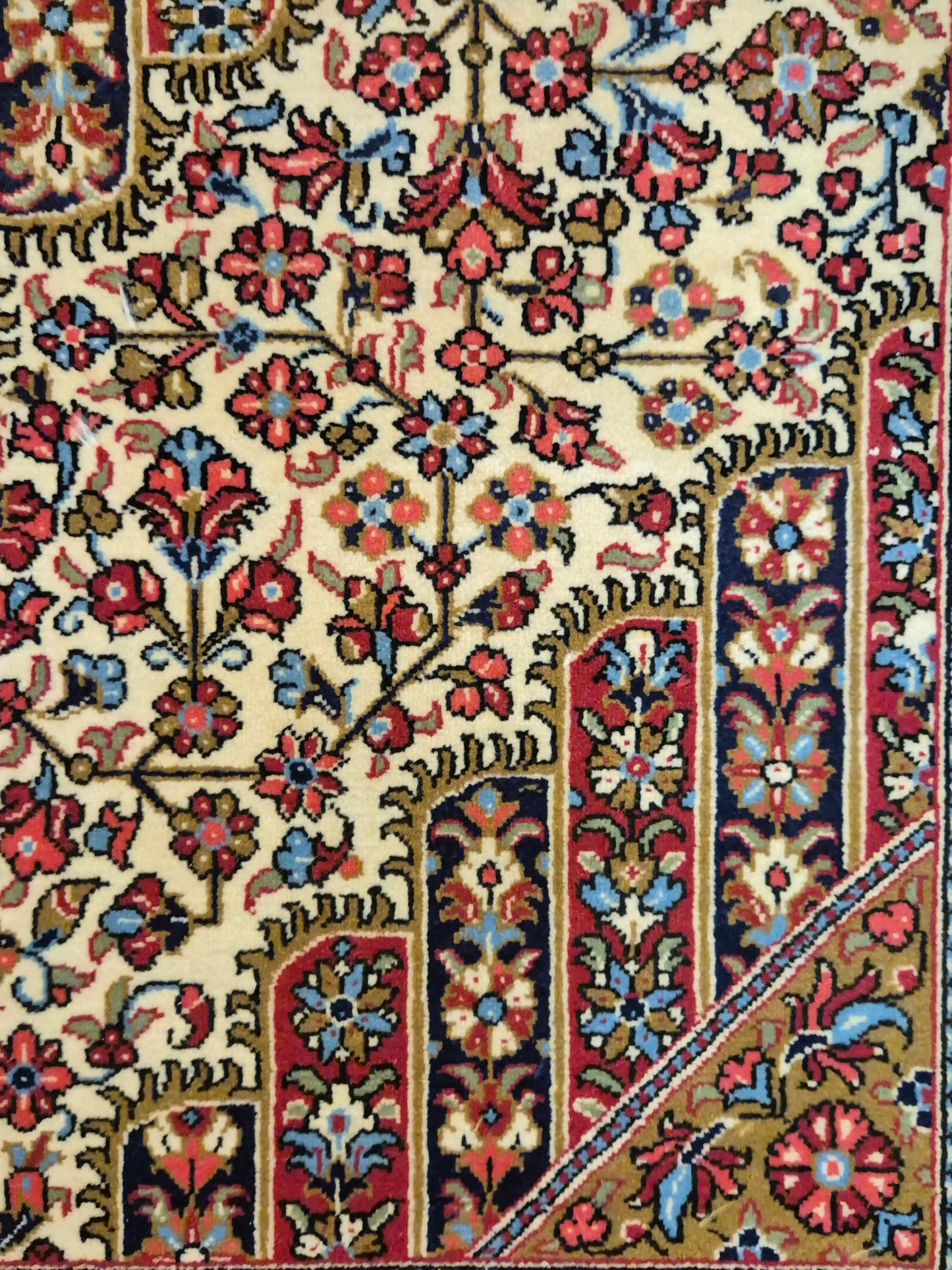 Ghom Teppich Korkwolle florales Medaillon feine Knüpfung