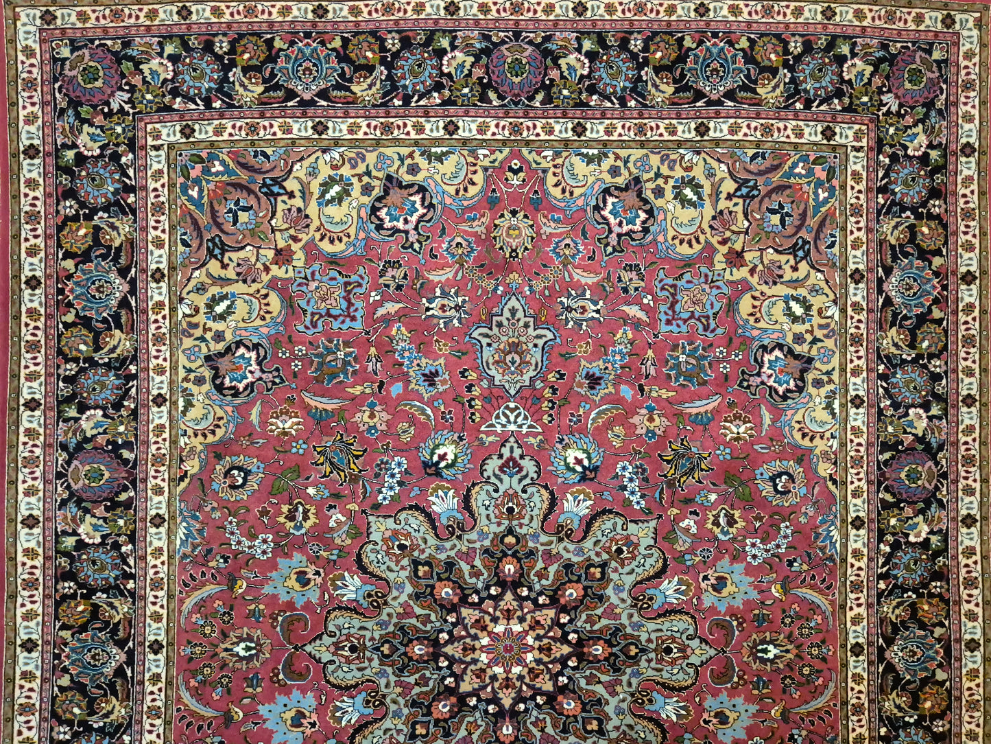 Täbriz Teppich Korkwolle mit Seide Medaillon feine Knüpfung