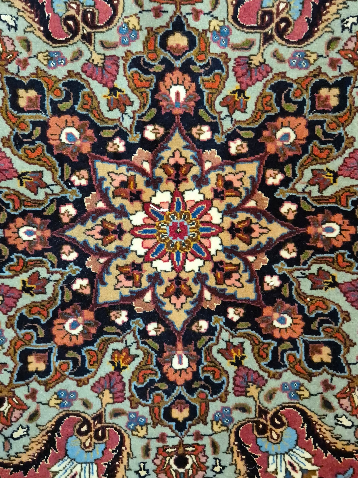 Täbriz Teppich Korkwolle mit Seide Medaillon feine Knüpfung