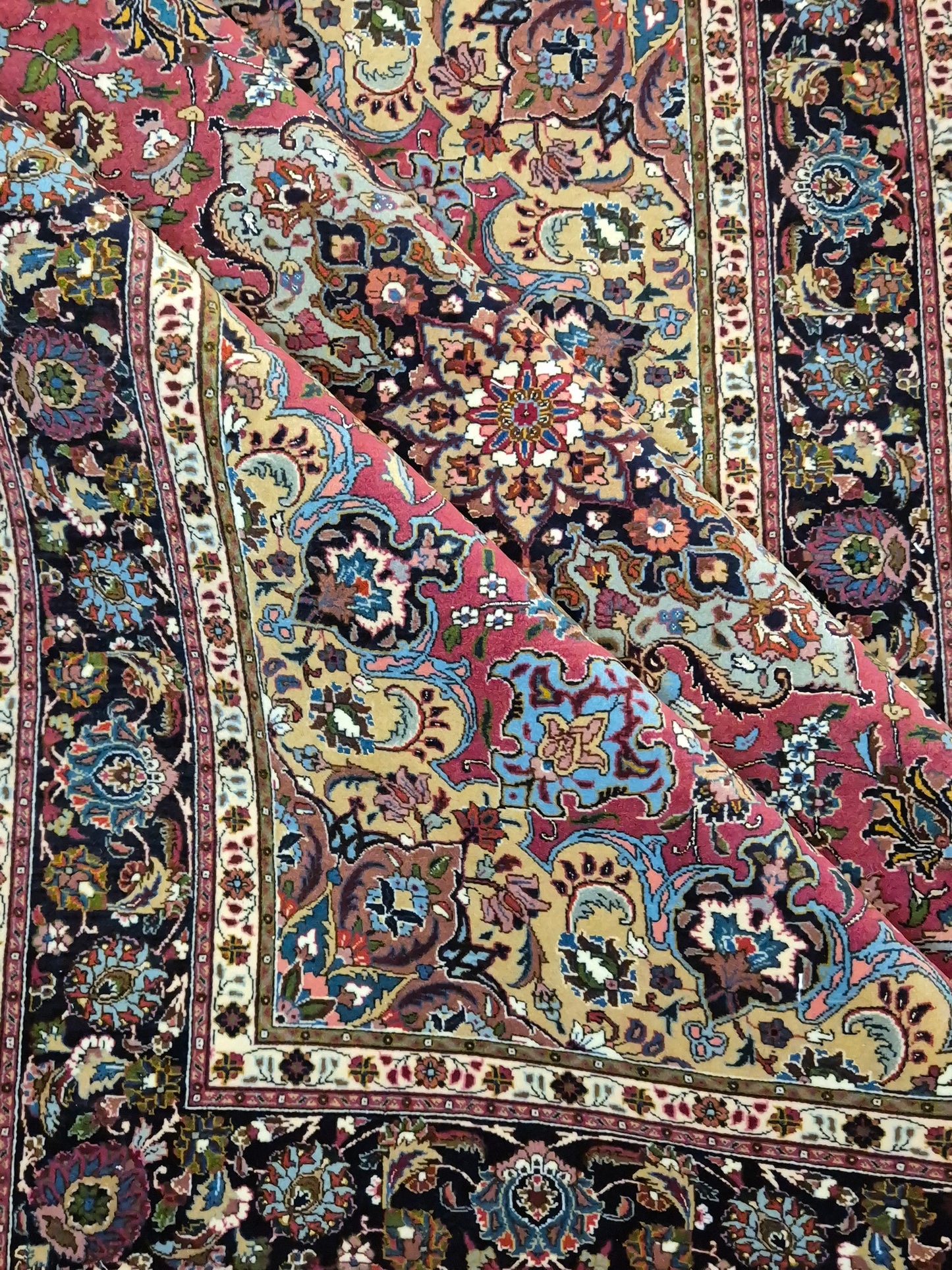 Täbriz Teppich Korkwolle mit Seide Medaillon feine Knüpfung