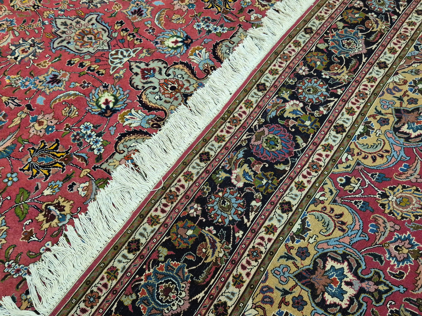 Täbriz Teppich Korkwolle mit Seide Medaillon feine Knüpfung