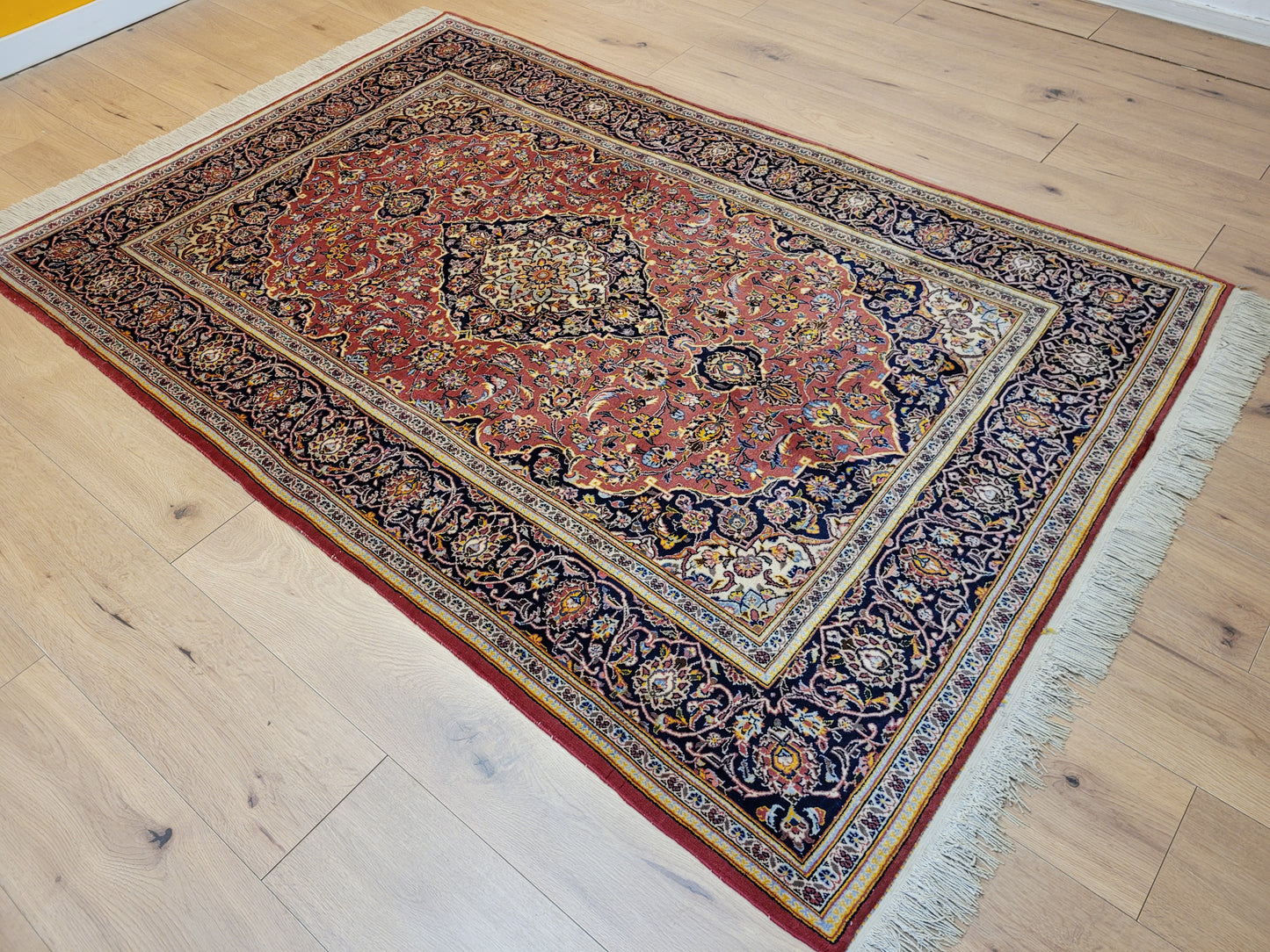 Kechan Teppich Korkwolle Medaillon Design feine Handknüpfung