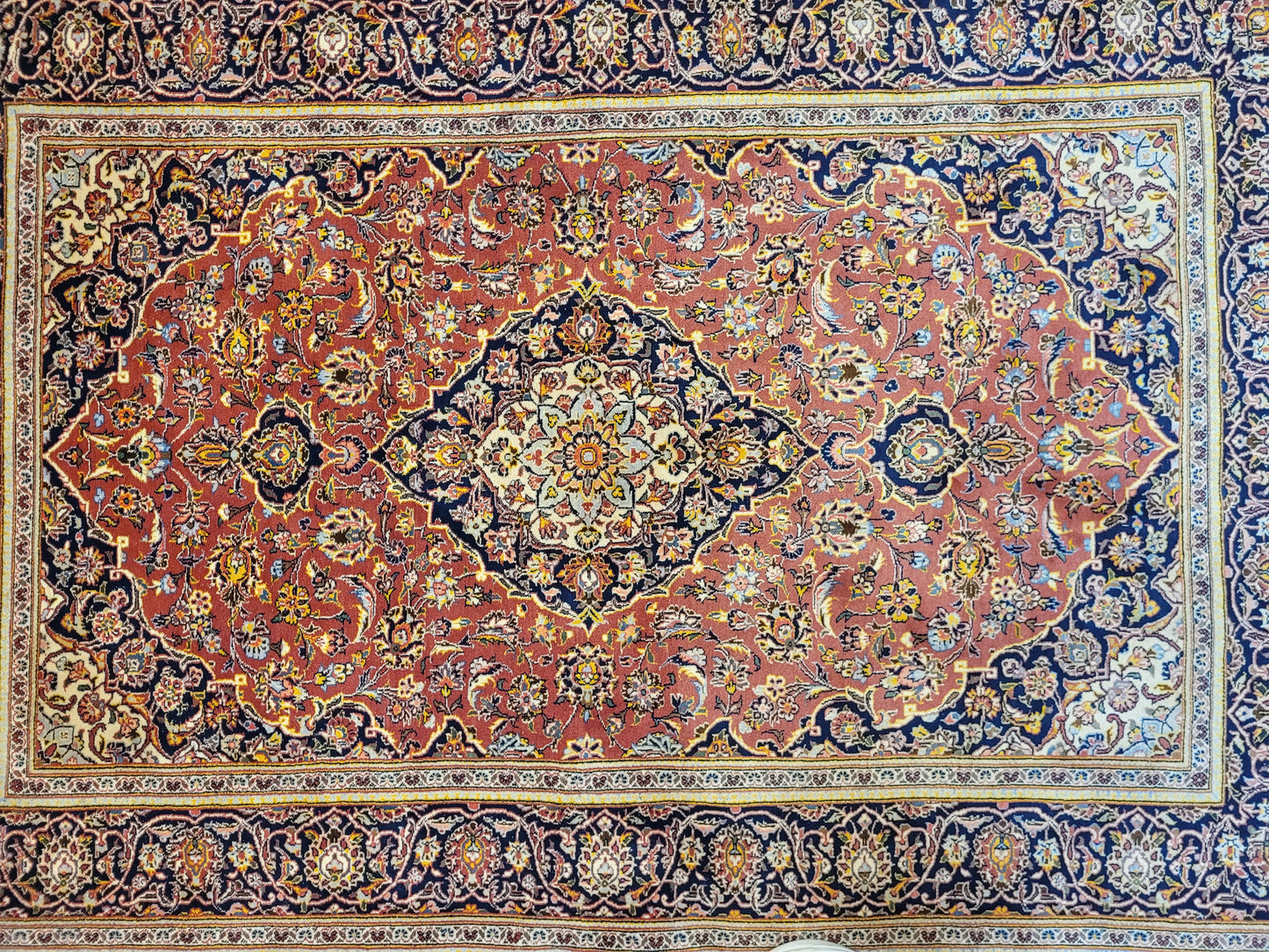 Kechan Teppich Korkwolle Medaillon Design feine Handknüpfung