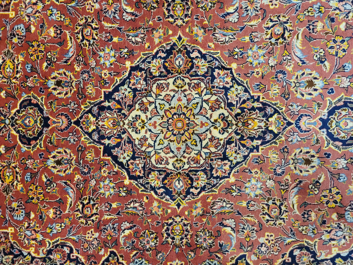 Kechan Teppich Korkwolle Medaillon Design feine Handknüpfung