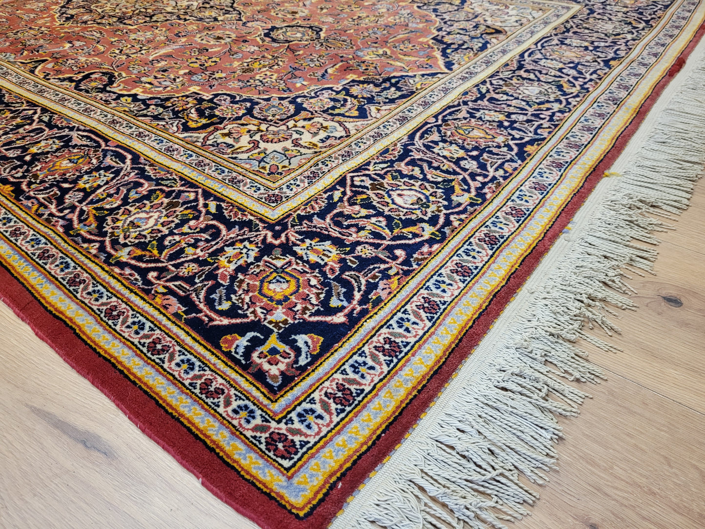 Kechan Teppich Korkwolle Medaillon Design feine Handknüpfung