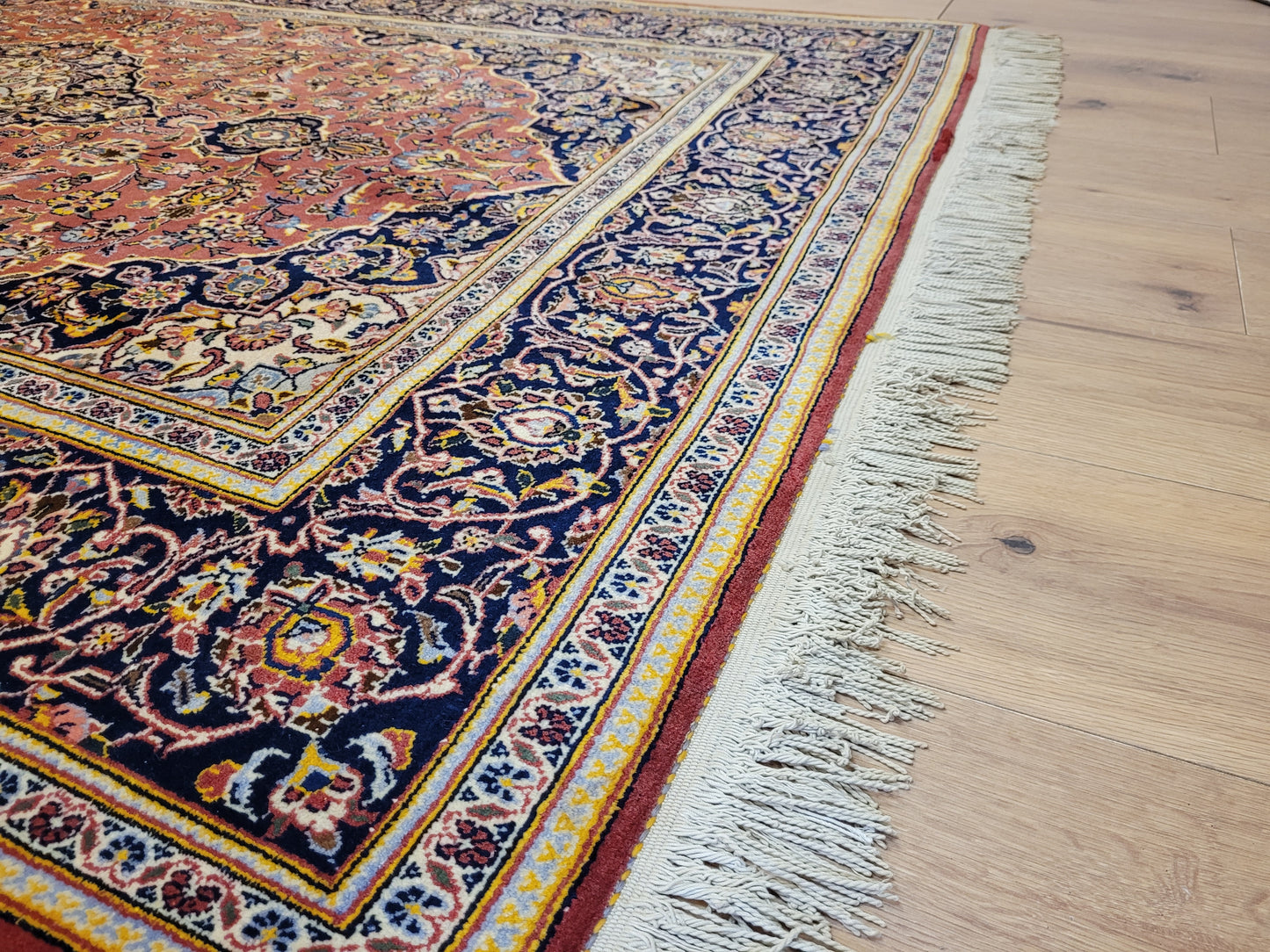 Kechan Teppich Korkwolle Medaillon Design feine Handknüpfung