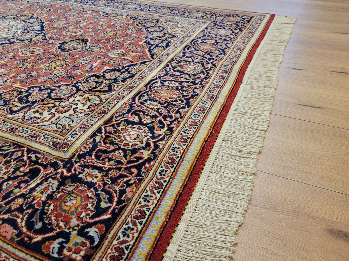 Kechan Teppich Korkwolle Medaillon Design feine Handknüpfung