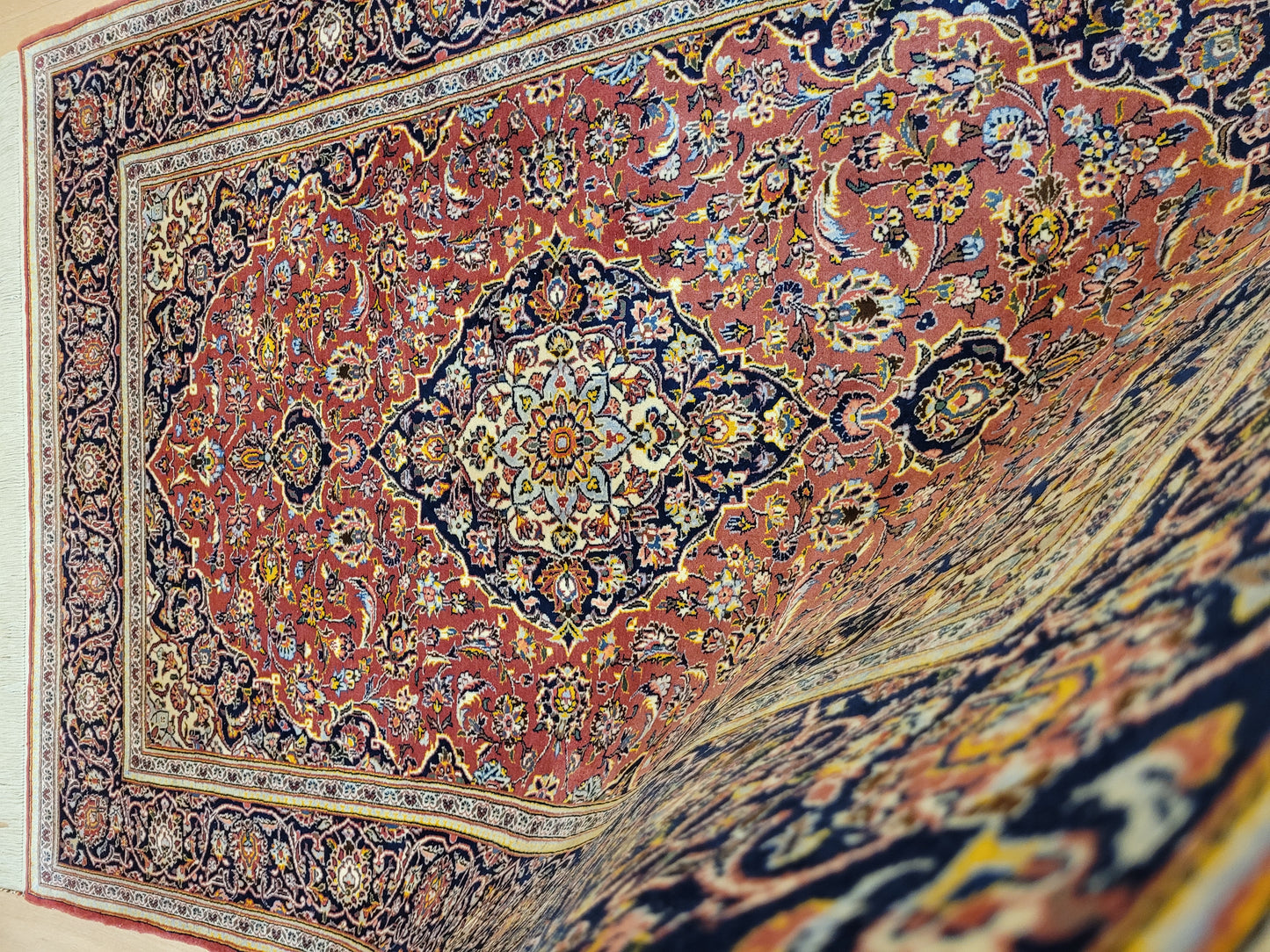 Kechan Teppich Korkwolle Medaillon Design feine Handknüpfung