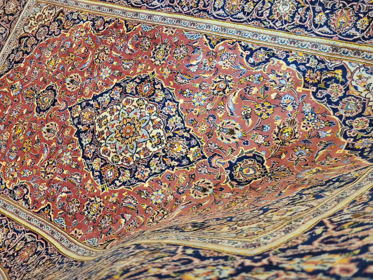 Kechan Teppich Korkwolle Medaillon Design feine Handknüpfung