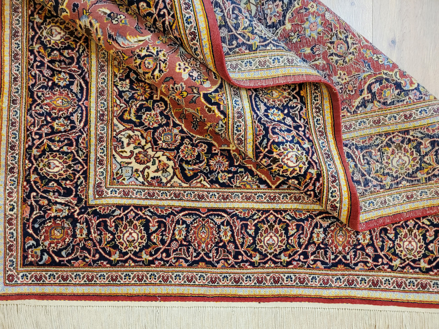 Kechan Teppich Korkwolle Medaillon Design feine Handknüpfung