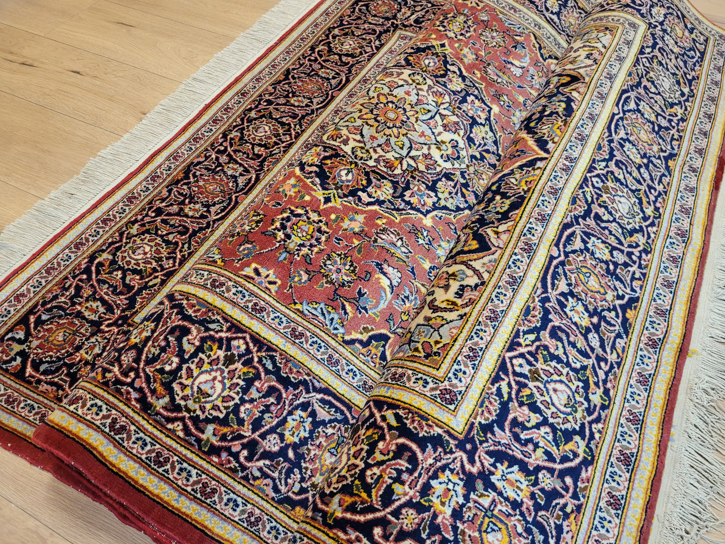 Kechan Teppich Korkwolle Medaillon Design feine Handknüpfung