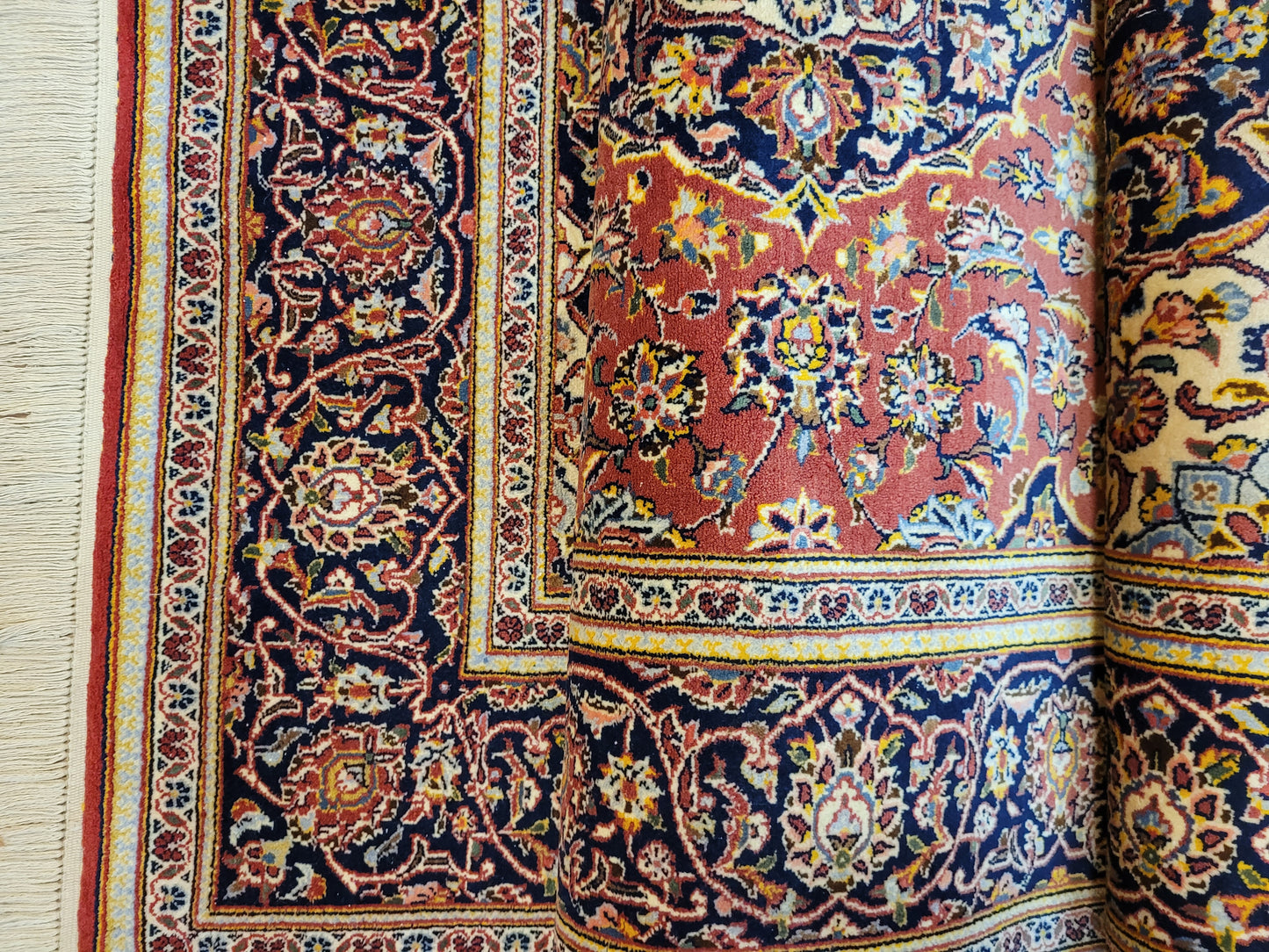 Kechan Teppich Korkwolle Medaillon Design feine Handknüpfung