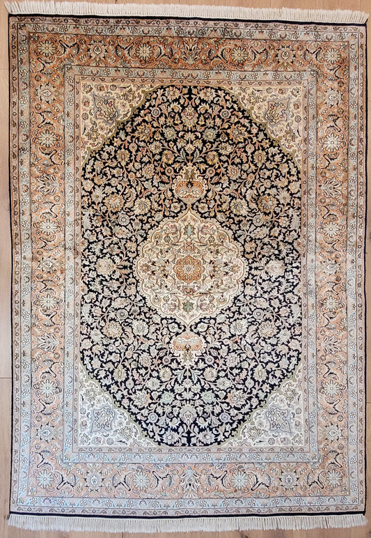 Kaschmir Teppich feine Handknüpfung Medaillon Design