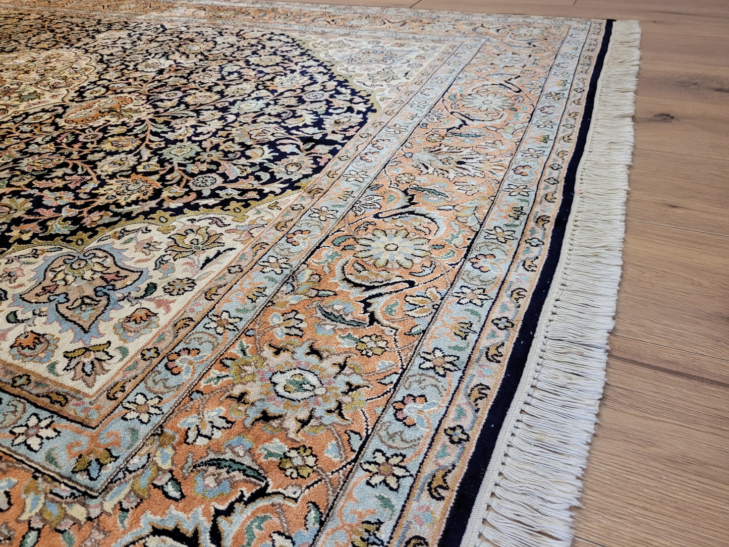 Kaschmir Teppich feine Handknüpfung Medaillon Design