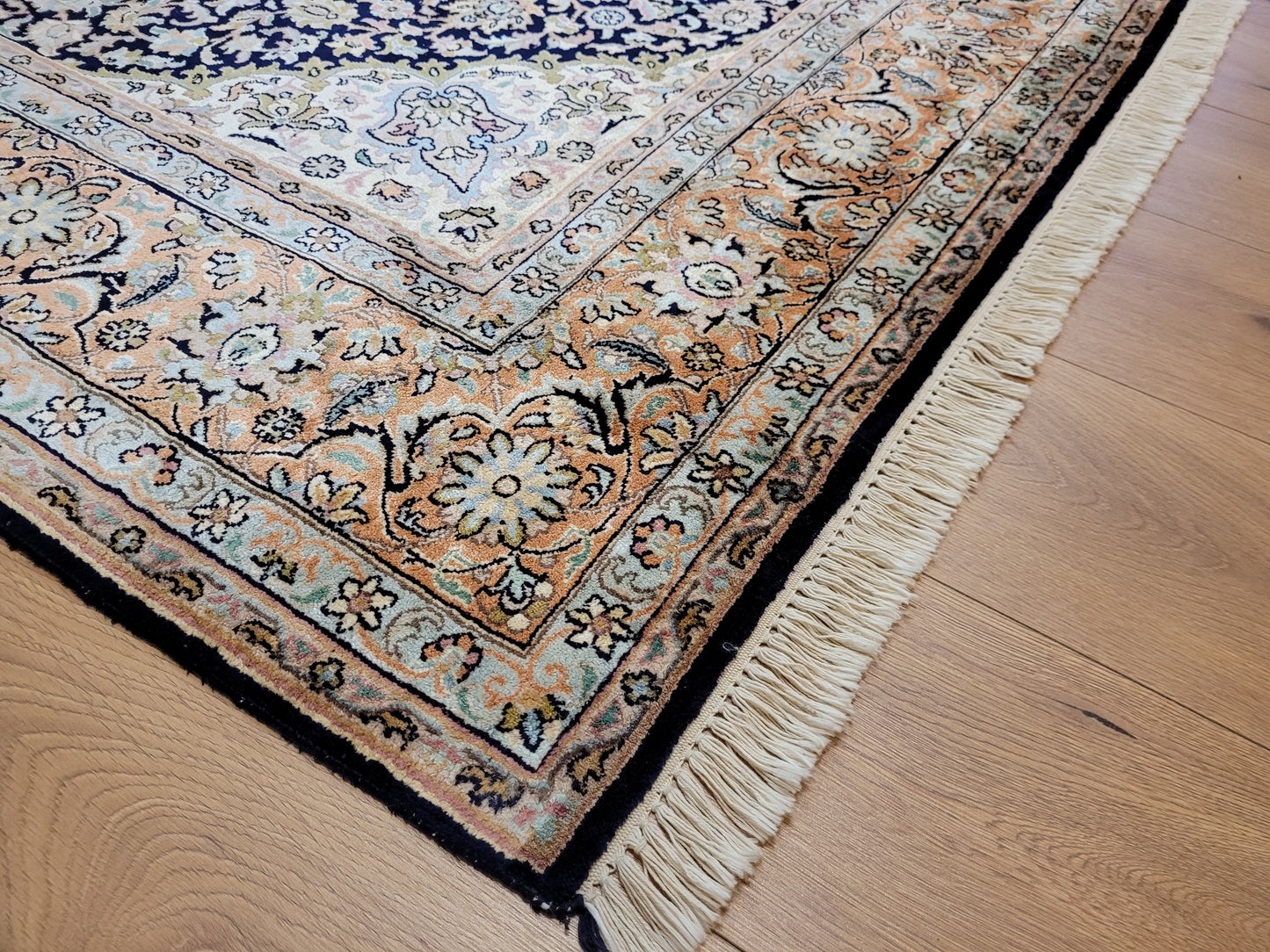 Kaschmir Teppich feine Handknüpfung Medaillon Design