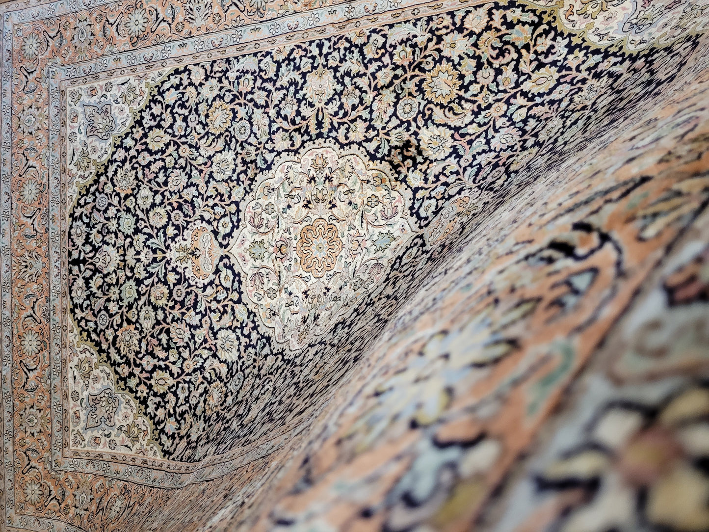 Kaschmir Teppich feine Handknüpfung Medaillon Design