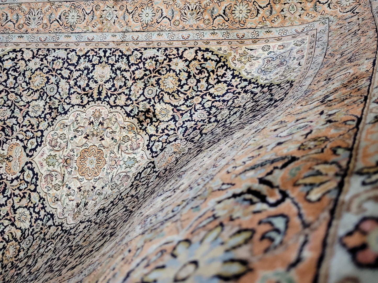 Kaschmir Teppich feine Handknüpfung Medaillon Design