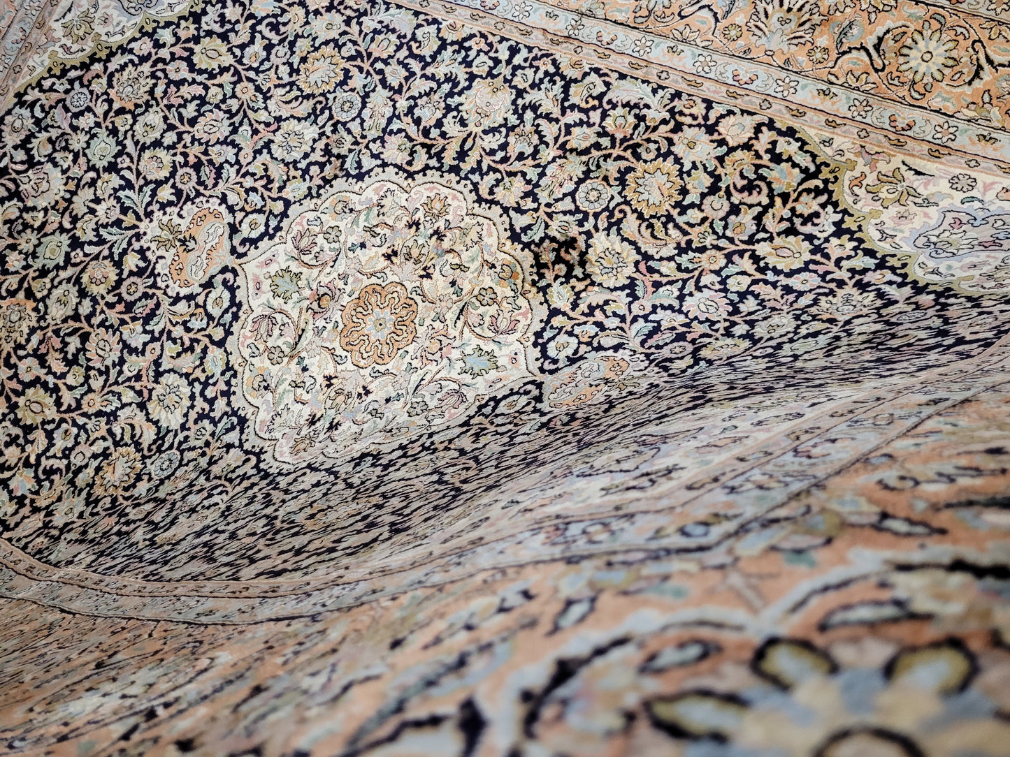 Kaschmir Teppich feine Handknüpfung Medaillon Design