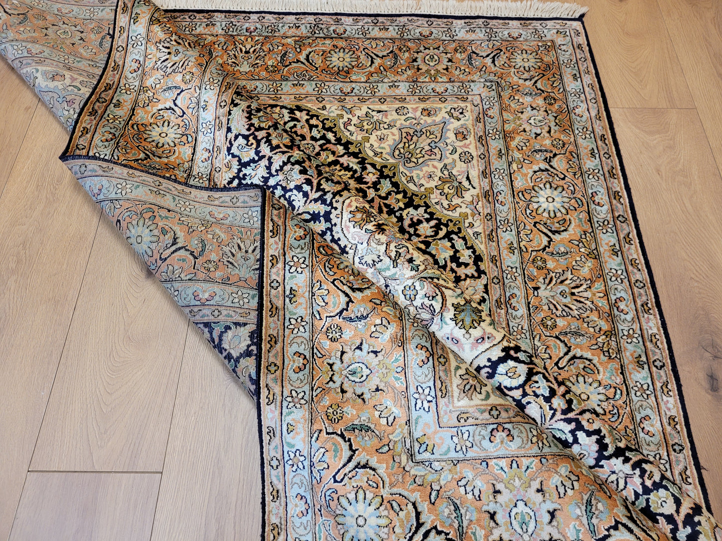 Kaschmir Teppich feine Handknüpfung Medaillon Design