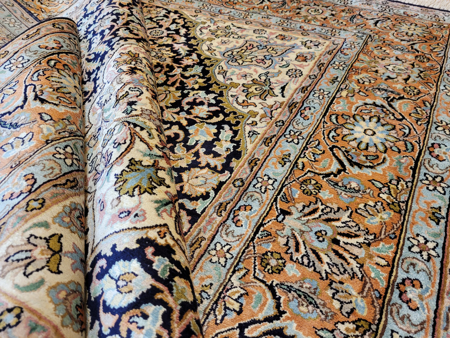 Kaschmir Teppich feine Handknüpfung Medaillon Design