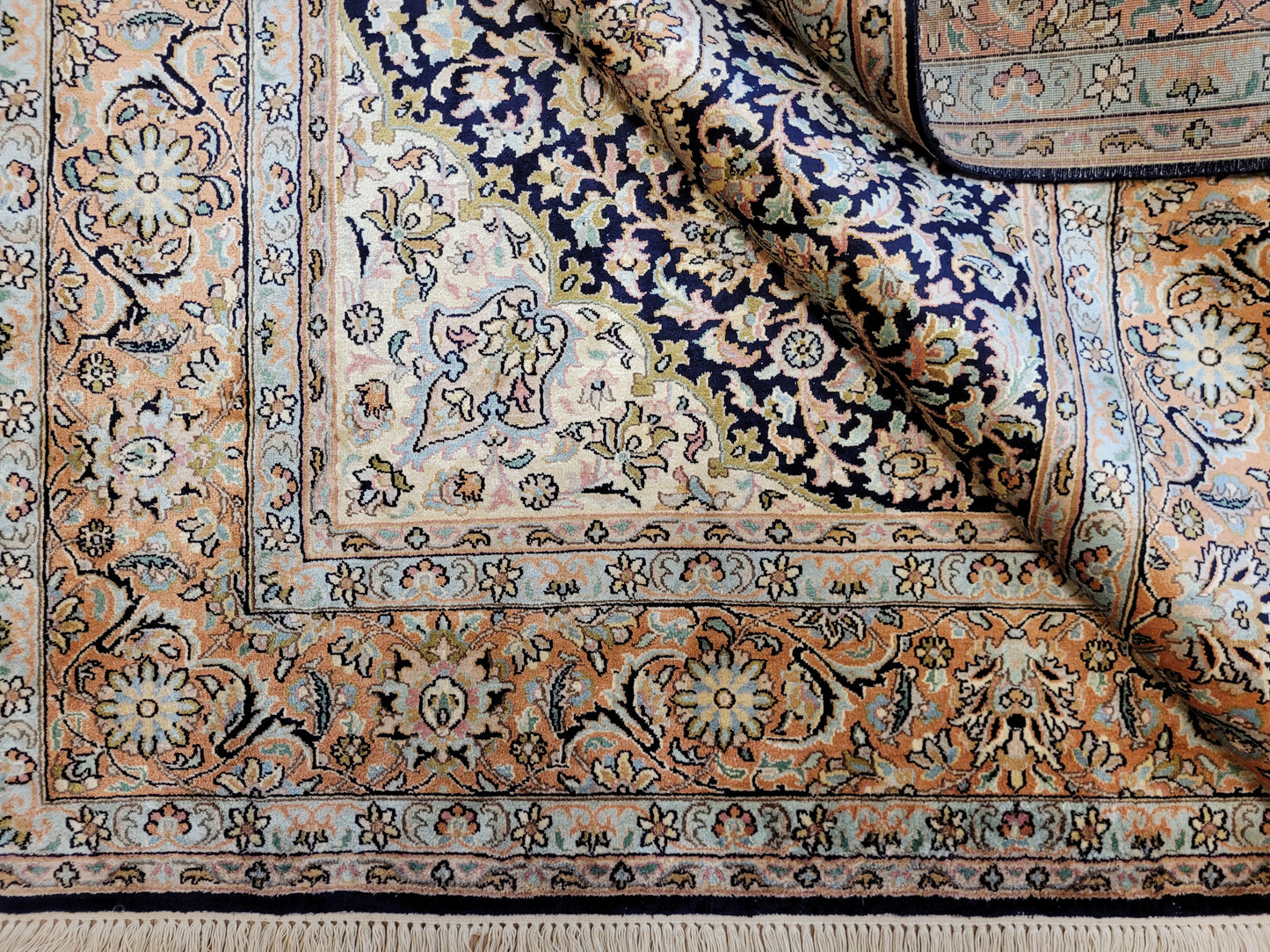 Kaschmir Teppich feine Handknüpfung Medaillon Design