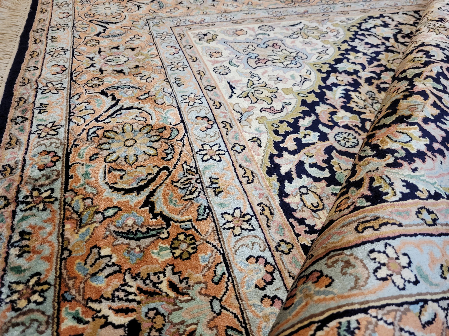 Kaschmir Teppich feine Handknüpfung Medaillon Design