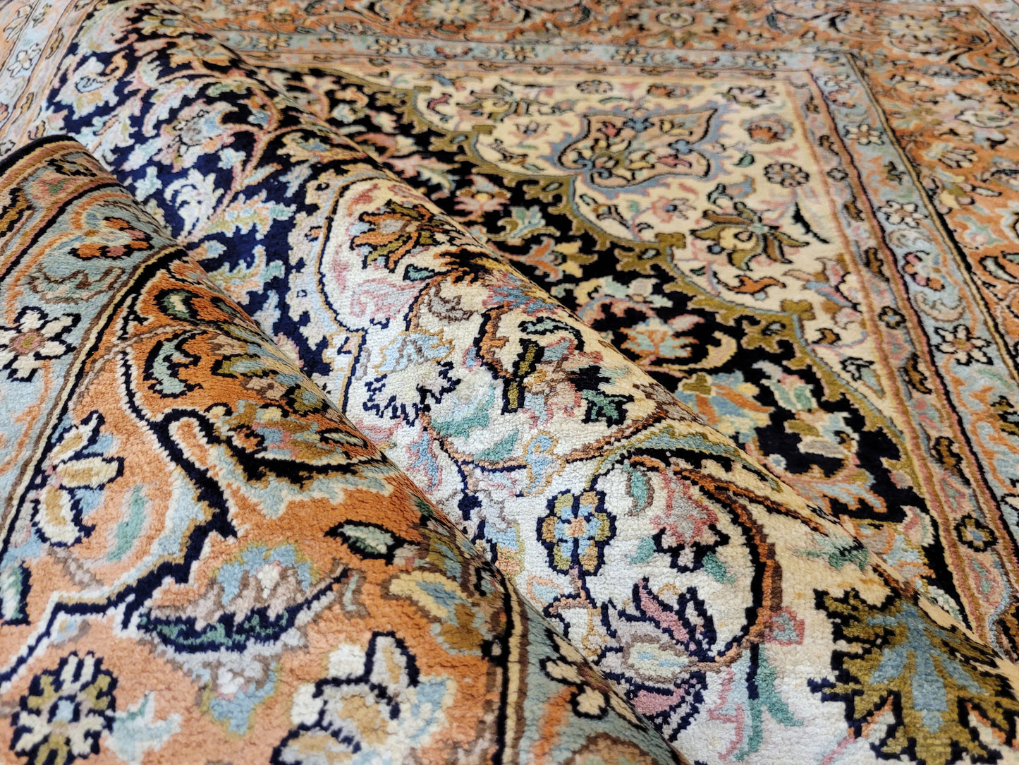 Kaschmir Teppich feine Handknüpfung Medaillon Design