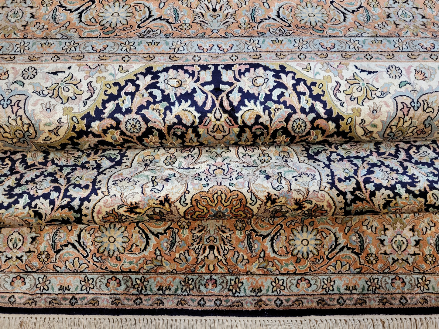 Kaschmir Teppich feine Handknüpfung Medaillon Design