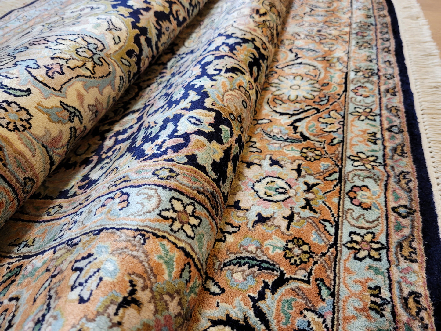 Kaschmir Teppich feine Handknüpfung Medaillon Design