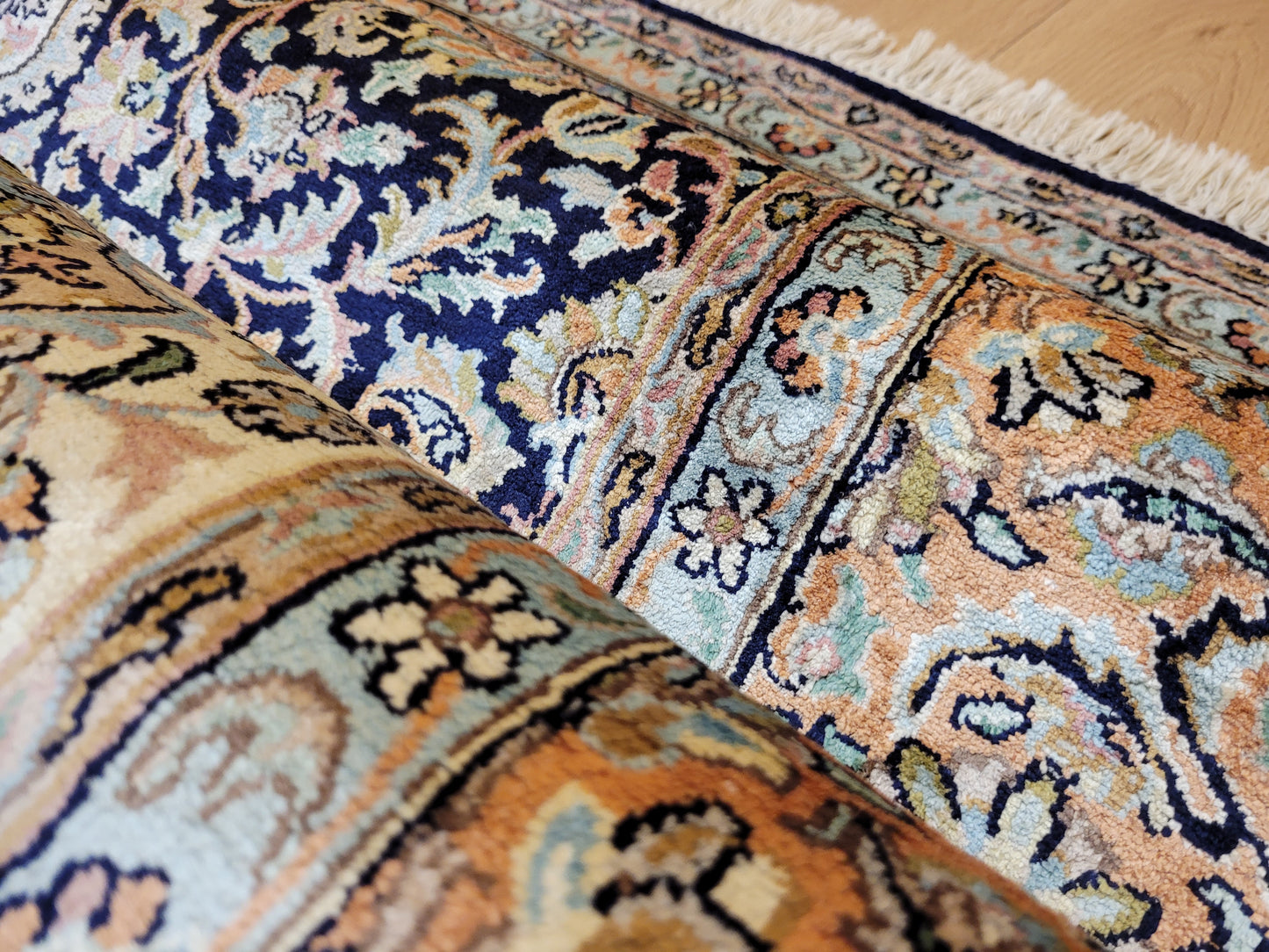 Kaschmir Teppich feine Handknüpfung Medaillon Design