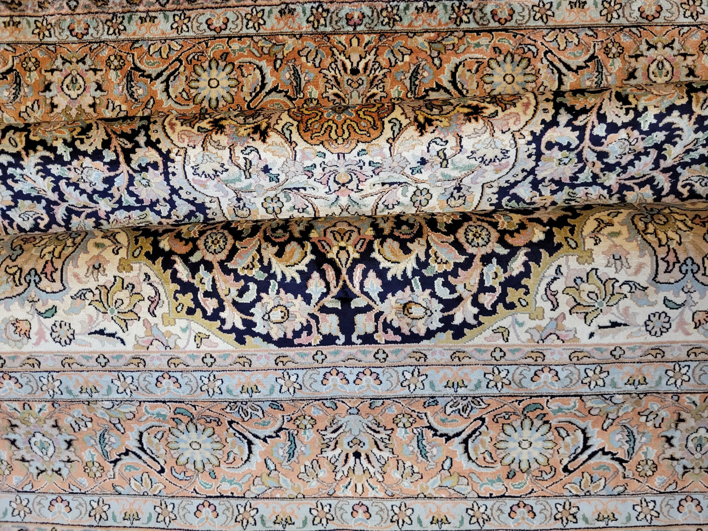 Kaschmir Teppich feine Handknüpfung Medaillon Design